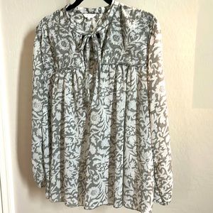 Lucky Brand Gray and White Floral Blouse
